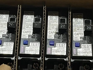10 x SIEMENS QA120AFCN PLUG ON NEUTRAL 20A AFCI ARC FAULT BREAKERS used - Picture 1 of 2