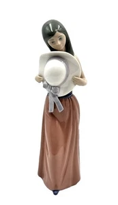 Lladro Figurine – "Girl with Hat" 5007 | Pamela Roborosa | Handmade in Spain - Picture 1 of 15