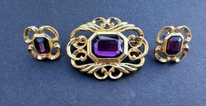 AVON Amethyst Purple Glass Stone Gold Tone Brooch And Matching Stud Earrings - Picture 1 of 2