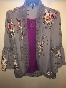 Ladies Size Small Gray Red Floral Boho Kimono Top Jacket 3/4 Length Sleeves - Picture 1 of 7