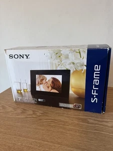 SONY DPF-D72N 7” S-Frame Digital Photo Frame w/ Remote & Power Adapter etc - NEW - Picture 1 of 5