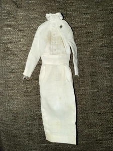 Vintage Barbie Infermiera Registrata Abito Bianco Uniforme #991 1961 Ottime Condizioni - Foto 1 di 3