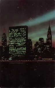 UN Building at Night NYC Skyline Architecture Photo Vintage Postcard - Picture 1 of 2