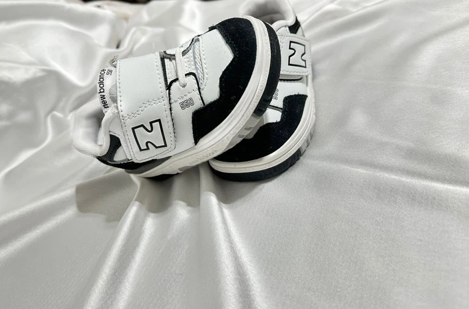 New Balance 550 Bungee Lace - Image 1 of 4