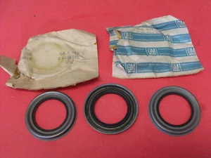 NOS 69 70 Oldsmobile 88 / 98 Front Wheel Bearing Oil Grease Seals 401918 Qty 3 - Picture 1 of 1