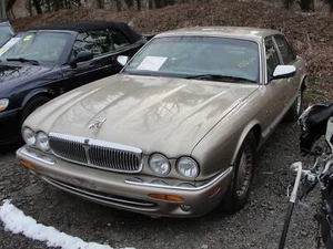 98 JAGUAR XJ8 Chassis Brain Box - Picture 1 of 9