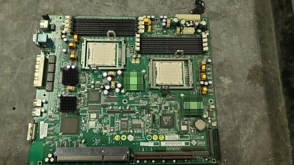 Sun Sunfire V240 Server Motherboard Mainboard 375-3459-01 - Image 1 of 1