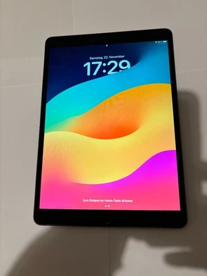 Apple iPad Air (3. Generation) 64GB, WLAN, 26,67 cm (10,5 Zoll) - Space Grau - Bild 1 von 4