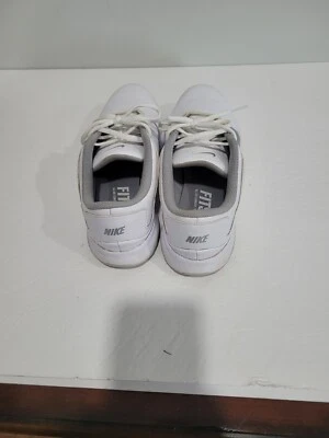 Usados en Excelente Condición Zapatos de Golf Nike Para Mujer Blanco Vapor/Plateado Suela AQ2324-100 Talla 9.5 Foto 1 de 4