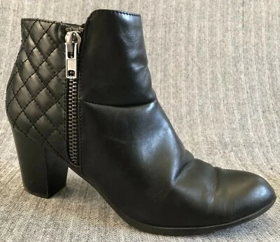 Botín Laura Ashley LaFortune Talla 9.5 M Negro Acolchado Imperfecciones  Foto 1 de 4