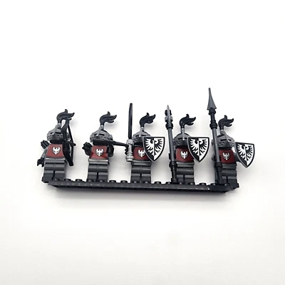 LEGO CASTLE RED FALCON 5 PACK/SILVER SHEILDS MINI FIGURE - Image 1 of 4