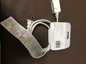 -INSIGNIA 3-Outlet Extension Power Cord 4 ft NS-HW305 - Picture 1 of 8