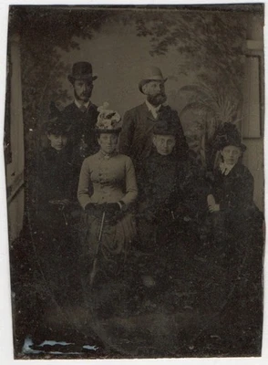 TINTYPE CDV FAMILY GROUP VICTORIAN FASHION #D4369 - Image 1 of 2