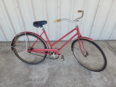 Vintage 1940's Arnold Schwinn New World Ladies Bicycle Red With White Pinstripes - Image 1 of 4
