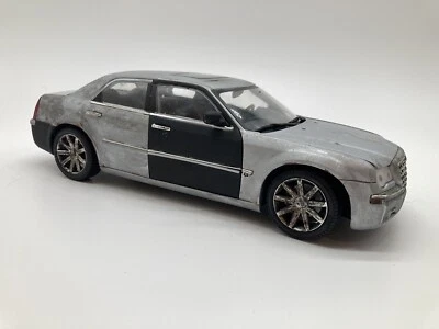 1/18 2005 Chrysler 300C Diecast Model Custom Weathered Rusty Junkyard Beater Car - Image 1 of 4