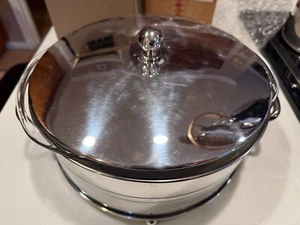 COVERED Casserole Dish Pyrex Silver Plate Lid Glass LINER 11"D 3 BALL FEET - Picture 1 of 6