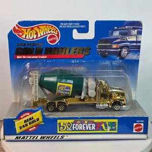 Camion cemento Hot Wheels placcato oro 24K - Foto 1 di 18
