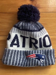 Patriot’s New Era Invierno Gorro Pom Pom Sombrero Talla Única Se Adapta a la mayoría - Imagen 1 de 3