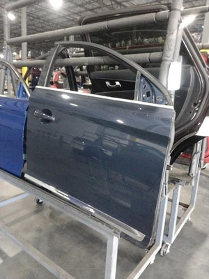 2015 Volvo XC60 Right Door Blue 4DR SUV Used OEM Good Condition 119K Miles - Image 1 of 2