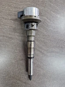 Isuzu 4JX1 Injector 8982457530 (Used Genuine) - Picture 1 of 5