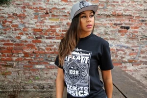 T-Shirt | B flach ""Back to Basics"" 50 Jahre Hip-Hop feiern - Bild 1 von 11