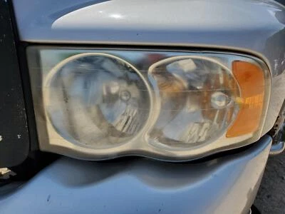 Conjunto de faros delanteros LH Dodge Ram 1500 2002-2005 (desteñidos) Foto 1 de 4