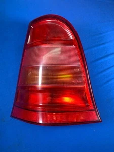 Mercedes A-Klasse W168 Rückleuchte Rot A1688200564 - Bild 1 von 5