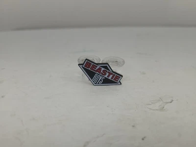 Prendedor esmaltado Beastie Boys Swag de hip hop coleccionable Foto 1 de 2