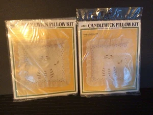 2  1983 Vintage MH Yarns COLONIAL CAT Candlewick Pillow Kit  14" x 14" CW12 - Bild 1 von 4