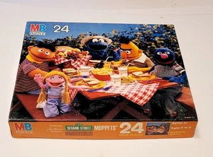 Rompecabezas de 24 piezas Milton Bradley Sesame Street 1987 vintage 4670-11 Muppet Picnic  - Imagen 1 de 7
