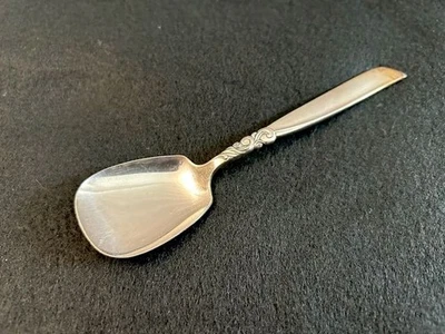 Vintage Oneida Community Silverplate South Seas 5-1/2” Sugar Spoon - Image 1 of 4