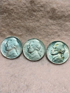 (2) 1943 P & (1) 1944 P ~ JEFFERSON "WAR" NICKEL LOT ~ BU to CH BU ~ 3 COINS - Picture 1 of 2