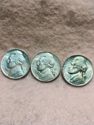 (2) 1943 P & (1) 1944 P ~ LOTE DE NÍQUEL JEFFERSON "GUERRA" ~ BU a CH BU ~ 3 MONEDAS Foto 1 de 2