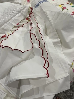 Nuevas fundas estándar Matouk India 2 piezas Dakota Red 520TC  Foto 1 de 4