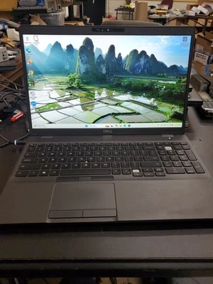 Dell Latitude 5500 256GB SSD i5-8365U 16GB RAM 61625-3 K Foto 1 de 4