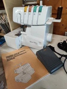 Brother Overlock 1034D Limited Edition Neuwertig  - Bild 1 von 3
