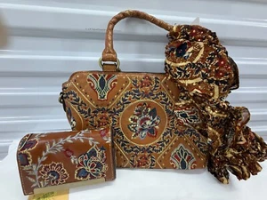 Cartera Patricia Nash Angelin de cuero dorado, bufanda y billetera a juego bordada! - Imagen 1 de 15