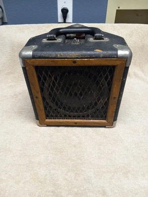 Amplificador de guitarra personal frontal vintage Machete años 50 - TV de Pirross Systems Foto 1 de 4