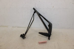 2006-2009 Pontiac Solstice Left Fender Bracket OEM NA39 - Picture 1 of 9