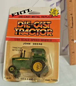 Ertl #1619 John Deere Speed Wheels Die-Cast Tractor im Maßstab 1:64 in PKG (U54) - Bild 1 von 4