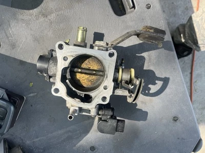 Toyota Celica GT 2000-2005 carrocería del acelerador OEM automático Foto 1 de 4