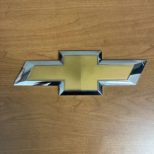 OEM 2014-19 CHEVROLET SILVERADO TRUCK REAR T/G BOWTIE GOLD EMBLEM PART #22786435 - Picture 1 of 6