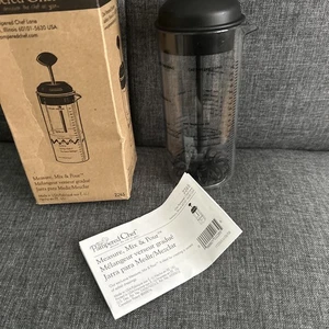 Pampered Chef Measure Mix & Pour Salad Dressing Maker Mixer 16oz New In Box - Picture 1 of 3