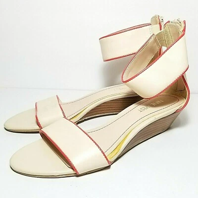 Sandalias de cuña Nine West Vilta Demi crema talla 6 M correas de tobillo de cuña baja Foto 1 de 4