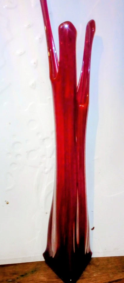  VTG Retro MCM 28" Tall Red Swung Vase 3 Foil Triangle 3 Finger  Red Art  Glass  - Image 1 of 4