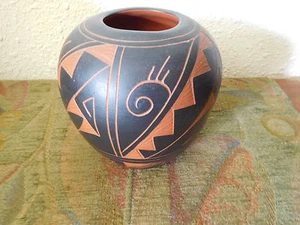 Signed HAND Carved Black on Red Clay ART POTTERY VASE ~ 5"x x5.5"~ FREE SHIPPING - Picture 1 of 6