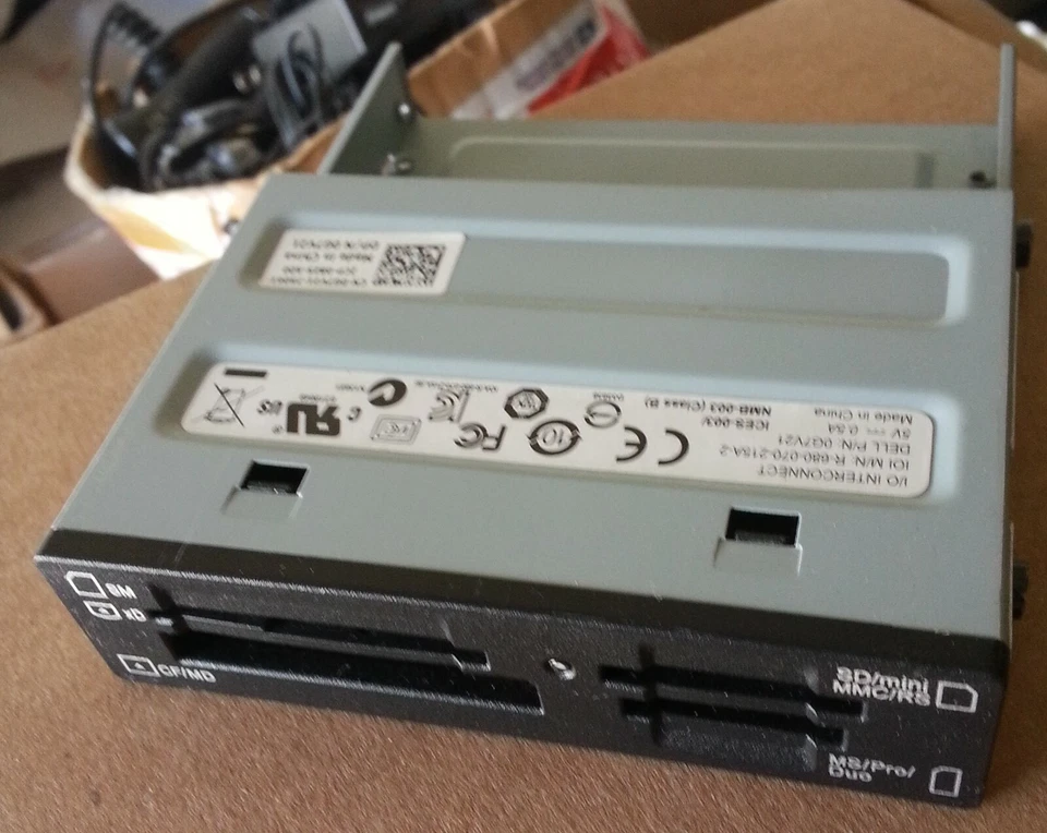 OEM Genuine Dell 19 Way Media & Flash Card Reader W816M W812M G7V21 - NO CABLE - Image 1 of 1