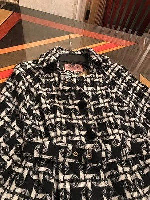 Pancho de mujer Juicy Couture (P)  Foto 1 de 4