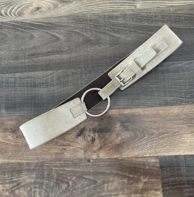 Cinturón de gamuza Banana Republic anillo tórico cuero beige talla pequeña hecho en EE. UU. Foto 1 de 4