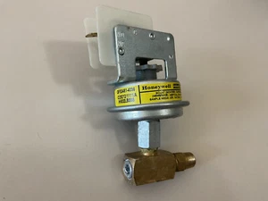 BRYANT CARRIER PAYNE HK02LB008 LP PRESSURE SWITCH HONEYWELL GFS3451-4036 - Picture 1 of 4